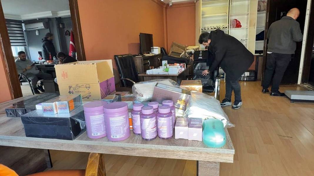 Kargo şubesini denetleyen zabıtayı şoke eden manzara! Polis intikal etti, savcılık devreye girdi 10